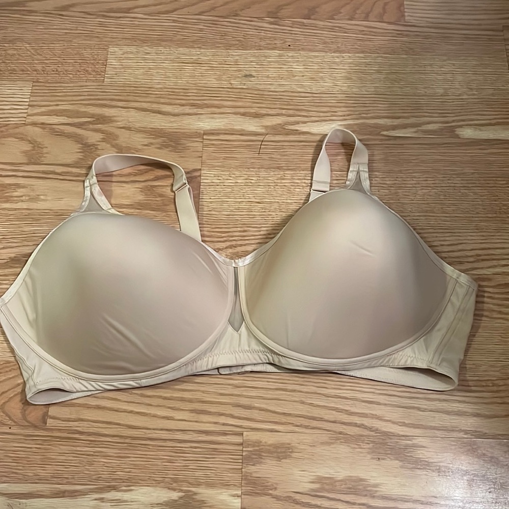 Catherine’s 48DD wireless bra